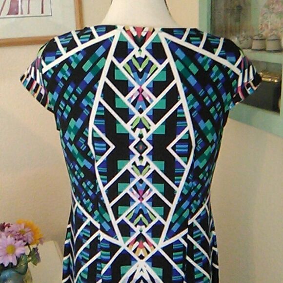 Nine West Amazing Graphic Sheath Arty - Picture 7 of 12